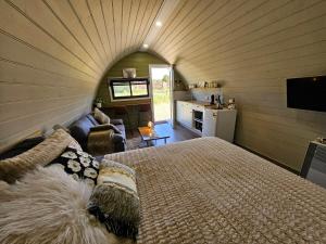 The Country Cabin with a View