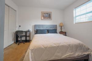 Stylish & Quiet 3BD Sleeps 8 Near Stadium & Downtown