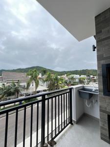 Edificio com piscina a 800m da praia - ACB