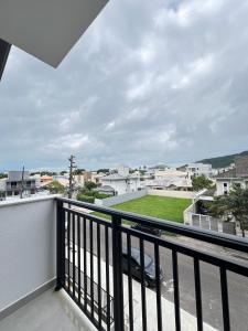 Edificio com piscina a 800m da praia - ACB