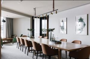 Waterfront apartment in Docklands in Free Tram zone