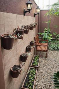 Casa com Piscina e Jardim, Próxima da Praia Brava