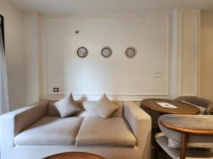 Botanica Luxury 1BHK Apartment, Pool & Parking - Near Candolim Beach