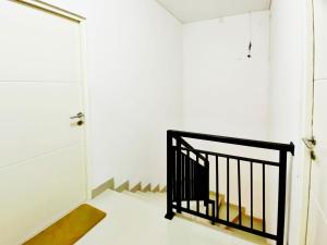 Tulip Syariah RedPartner near T2 Juanda Airport