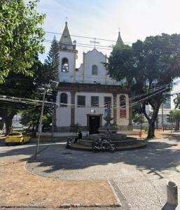 Estúdio moderno com vista para a Baía e o Cristo