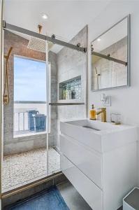 Cayuga Lake Holiday House - Waterfront & Sunset Views