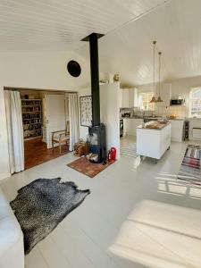 Seaside Home With Sunny Terrace