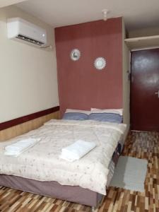 COMO EN CASA!! Monoambiente, lugar tranquilo y seguro, a minutos del aeropuerto y de centros comerciales de Asunción!!