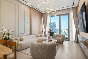 Serene Waterfront Gem UPSCALE