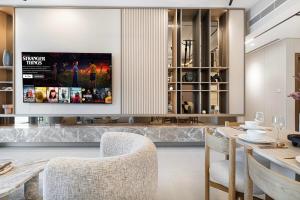 Serene Waterfront Gem UPSCALE