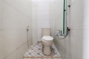 RedDoorz at Qaireen Living Jambi