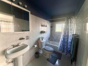 Tropical 2BR Duplex 5 Min to Siesta Key Beach