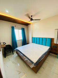 Hotel raj palace near railway station