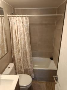 Santiago Centro 2H 2B full equipado y WiFie TV