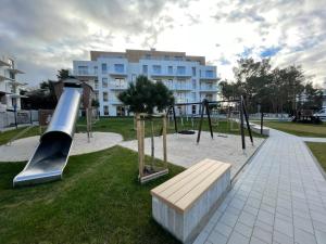 Nowy apartament - jacuzzi, sauny, sala zabaw, bilard, garaż, 400m do plaży bez schodów