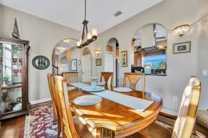 Hot Tub Sleeps 10 Park Your Boat & Trailer