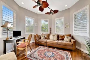 Hot Tub Sleeps 10 Park Your Boat & Trailer