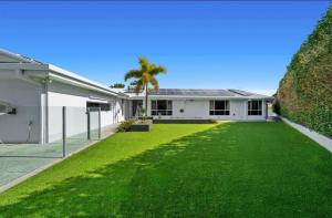 The Waterfront Retreat - Sleeps 16