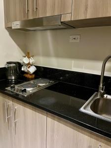 Studio with Balcony, TV Netflix near Shaw MRT Station