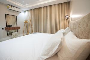 شقة فاخرة بتصميم أنيق ومميز