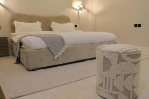 شقة فاخرة بتصميم أنيق ومميز