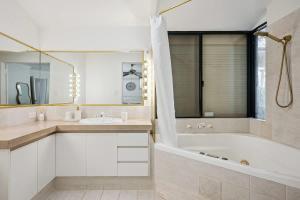 Beachside Stay, Cafes Nearby, 300Mbps WiFi