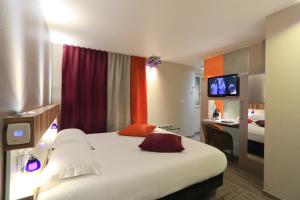 Hotels The Originals Boutique, Grand Hotel Saint-Pierre, Aurillac (Qualys-Hotel) : Chambre Double Privilège