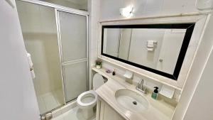 apartamento luxury Aire puro frente al mar edificio marina del rey laguito cartagena