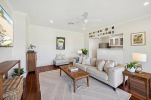 Putta Bucca Manor - Poised Poolside Country Living