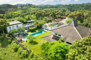 Dulcinea Spacious 5 BR Private Pool Villa ZN443