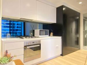 Stylish 1-Bedroom Apartment in Melbourne CBD