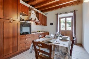 Apartment with Outdoor Dining - Happy Rentals