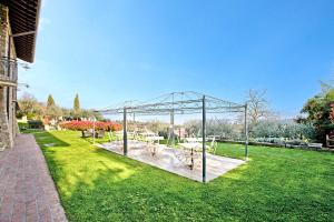 Apartment with Outdoor Dining - Happy Rentals