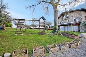 Apartment with Outdoor Dining - Happy Rentals