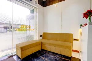 FabHotel Majestic Crest