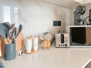 Warm Minimal 1BR in Binghatti Tulip with Free Parking!