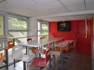 Hotels Premiere Classe Beauvais : photos des chambres