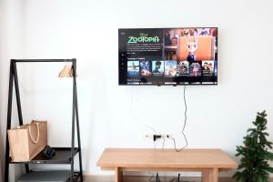 The Beach Bangsaen by Thanthita next to Wonnapa beach FREE DISNEY PLUS