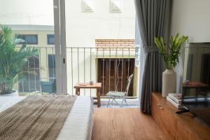 PhaTea Neoclassical Style Building - near Old Quarter