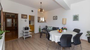 Apartman Vesna beachfront by Villas Guide