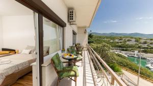 Apartman Vesna beachfront by Villas Guide