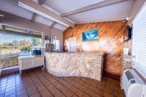 Town and Country Inn