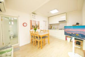 Seoul Itaewon Station 2minute walk # 2 queen size beds # a romantic hotel