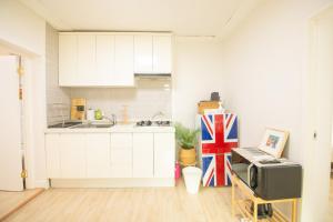 Seoul Itaewon Station 2minute walk # 2 queen size beds # a romantic hotel