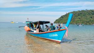 Moonshine Phayam beach resort & restaurant