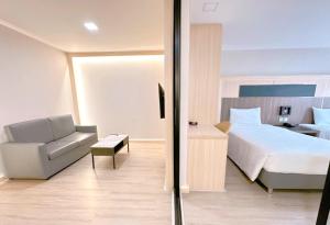 O2 Grand Suvarnabhumi Airport - Free Shuttle from Hotel to Suvarnabhumi Airport