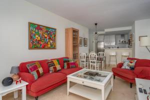 Mirador del Puerto by Lica Homes