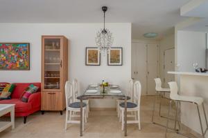 Mirador del Puerto by Lica Homes