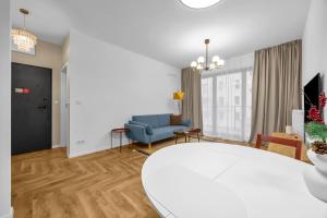 Namysłowska Superior Apartment by BookingHost