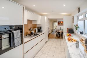 5 Bed in Mumbles oc-l34618